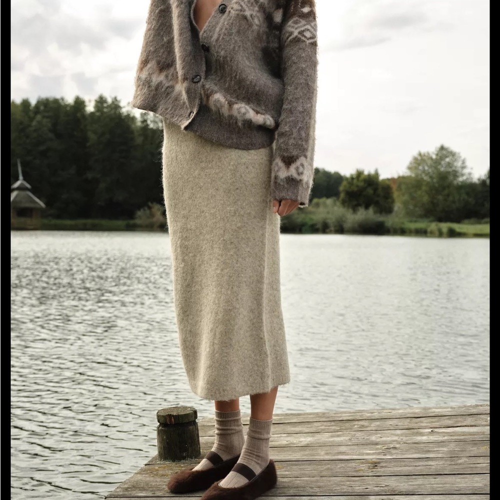 Zara Cardigan - Picture 2 of 11
